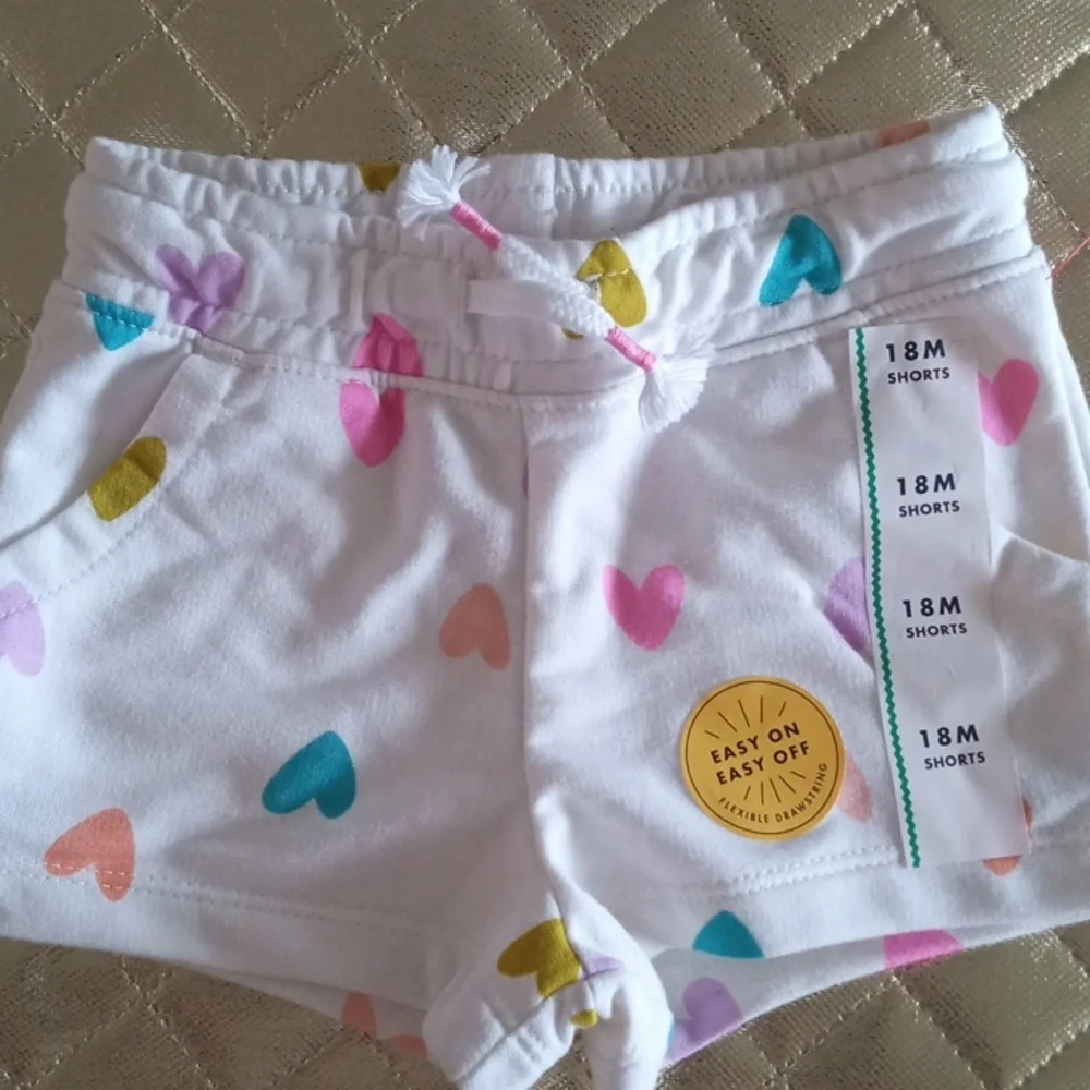 Shorts - Picture 2 of 3